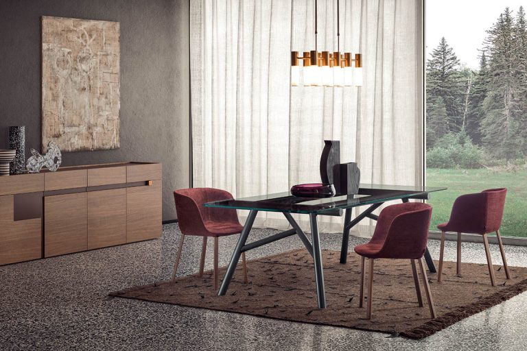 Pianca: Tavolo Maestro e poltroncina Esse
