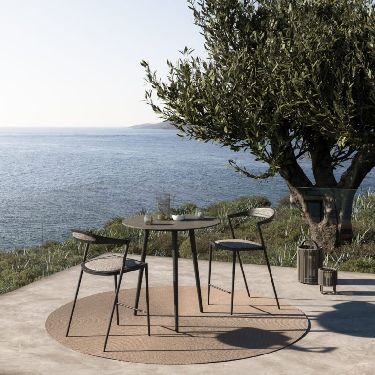 Royal Botania Styletto Bar Table - Showroom Milano