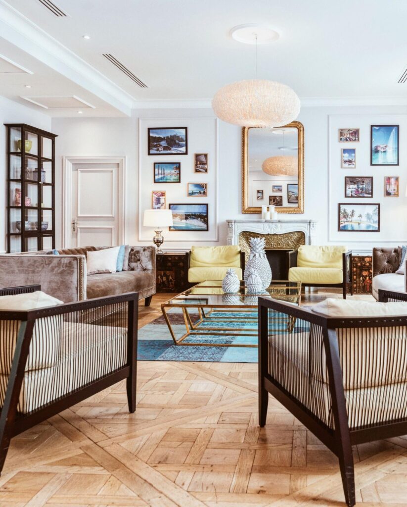 Pavimenti e tappeti: cosa scegliere per l'arredamento glam