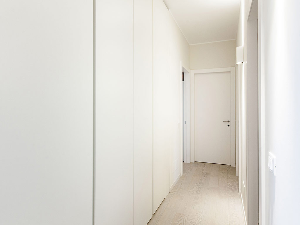Corridoio_realizzato Ristrutturazione a Milano e Provincia come è diventata la casa dopo il nostro intervento di redesign e arredamento