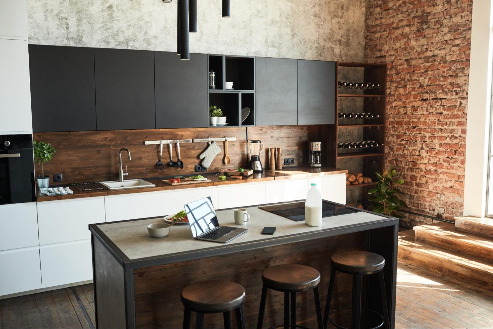 Esempio di cucina ristrutturata a Milano in stile industrial